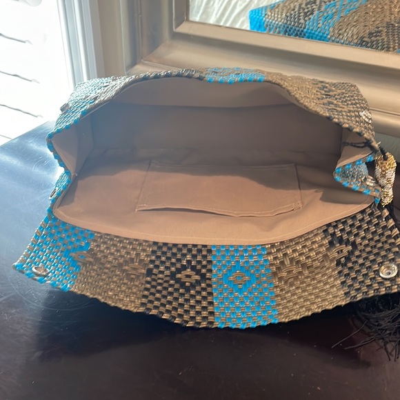 Woven clutch - Picture 6 of 9
